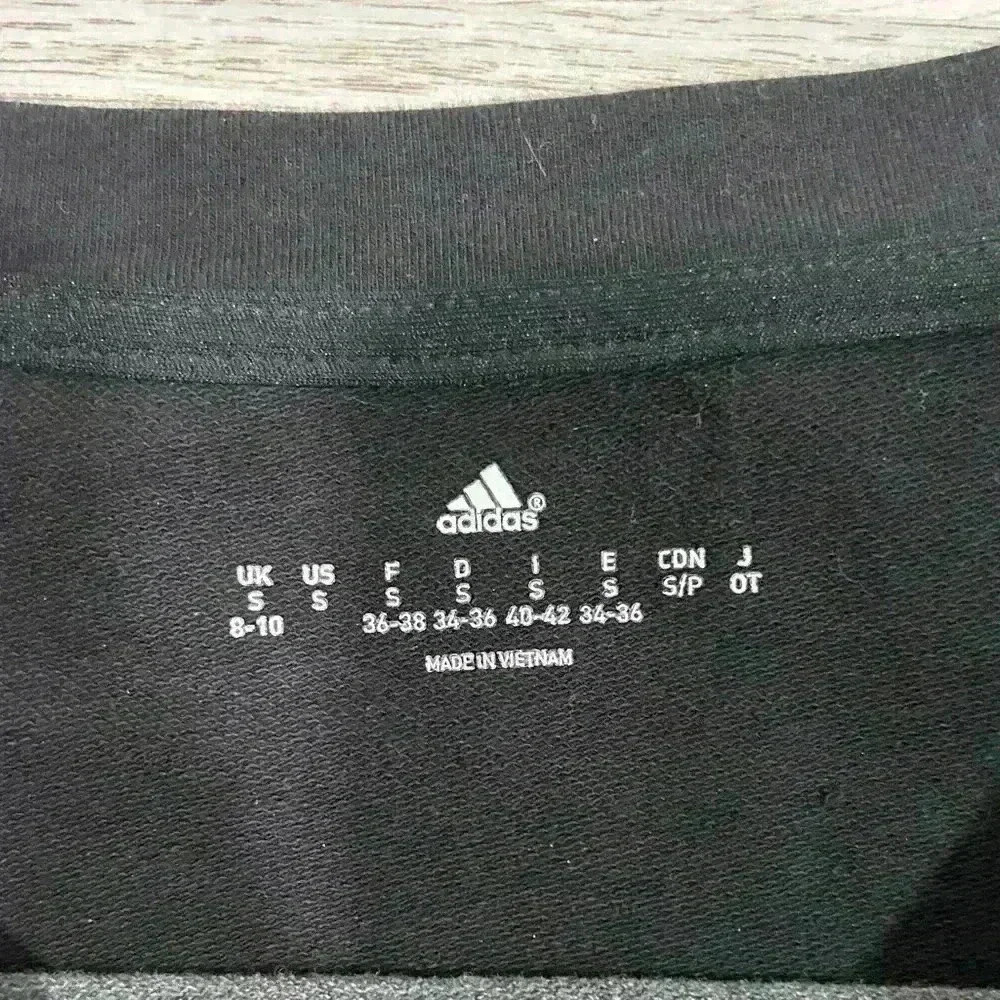 Adidas Women’s Black Gray Pullover Crew Neck Sweatshirt Activewear Top Size S - Picture 2 of 7